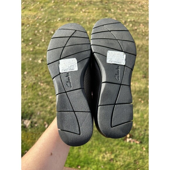 Clarks Daelyn Hill Wedge Flats in Metallic Bronze Full Grain Leather Size 7.5W - Picture 8 of 10